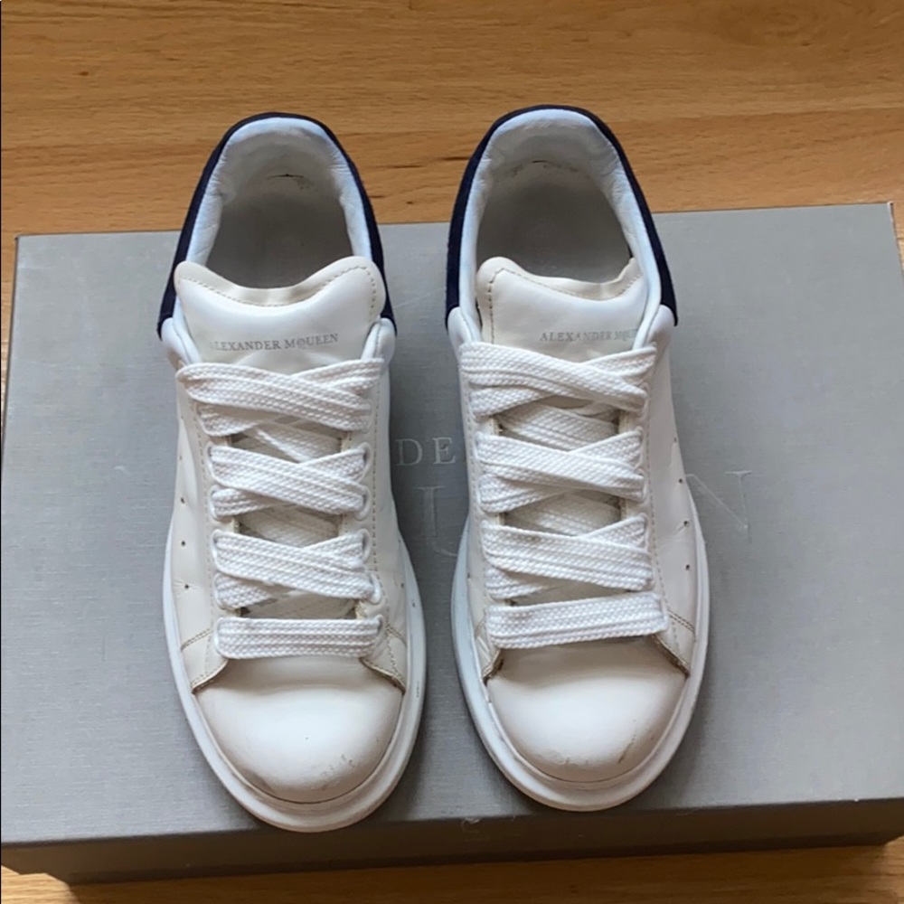 Alexander mcqueen navy suede platform sneakers